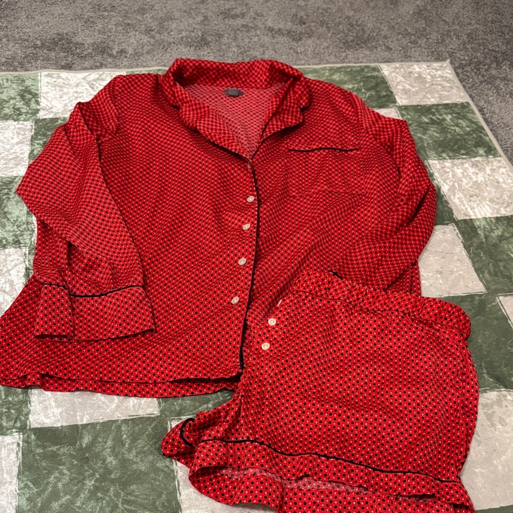 Red Aerie Women’s Pajamas Set